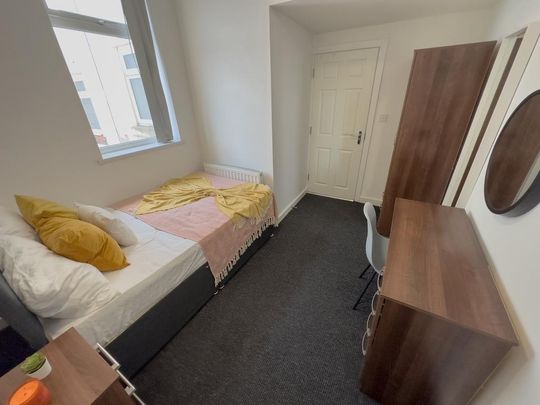 5 bedroom house to rent - Photo 1