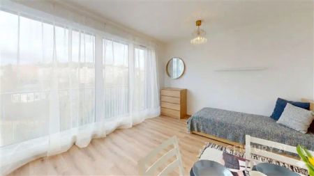 Pronájem bytu 1+kk 29 m - Fotografie 3