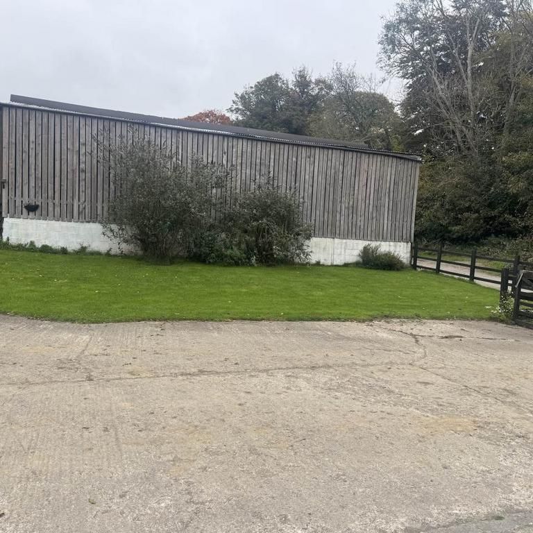 2 bedroom end of terrace house to rent - Photo 2