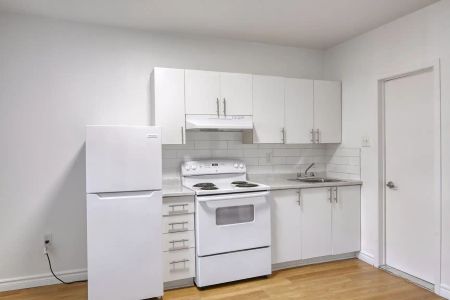 539 Prince-Arthur west — Studio - unit 14 - Photo 5