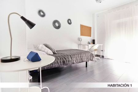 Calle Castillo de Alcalá de Guadaira, Sevilla, Andalusia 41013 - Photo 3