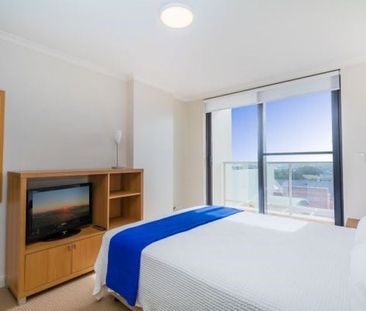 SPACIOUS MODERN LIVING - Photo 2