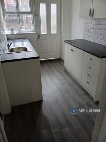 2 bedroom terraced house to rent - Photo 3