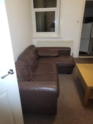 3 bedroom flat to rent - Photo 1