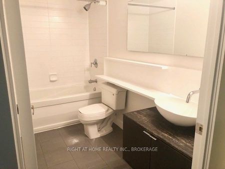 For Lease - 15 Fort York Boulevard Unit# 712, Toronto, Ontario - Photo 3