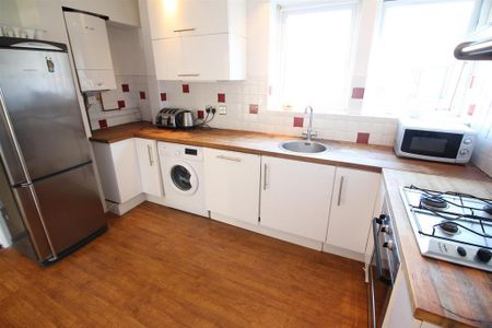 2 bedroom flat to rent - Photo 5
