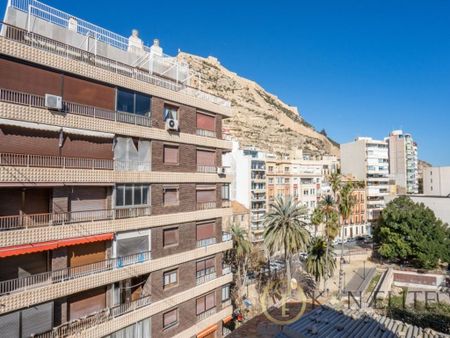 3 room luxury penthouse for rent in Centro Tradicional, Alicante, Valencia - Photo 4