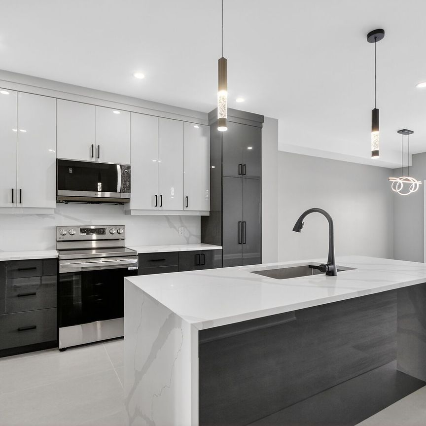 For Lease - 78 Burnett's Grove Circle Unit# Main/second floor Unit, Barrhaven, Ontario - Photo 1