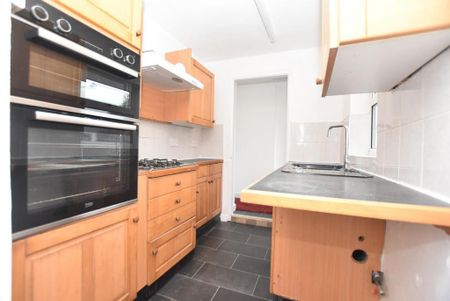 2 bedroom terraced house to rent - Photo 5