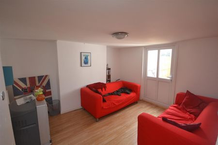 1 bedroom Flat To Let - Photo 4