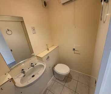 Bronwydd, Birchgrove, SWANSEA - Photo 6