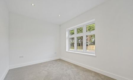 4 bedroom detached house to rent - Photo 5