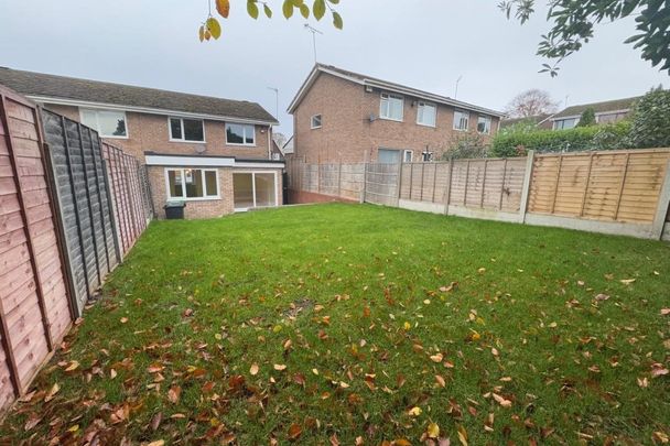 Merton Close, KIDDERMINSTER - Photo 1