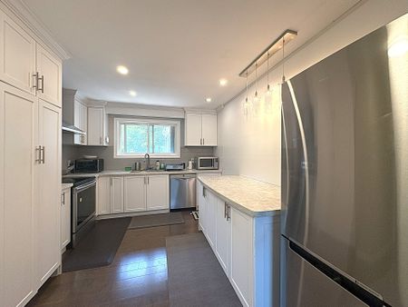 For Lease - 238 The West Mall N/A, Toronto, Ontario - Photo 3