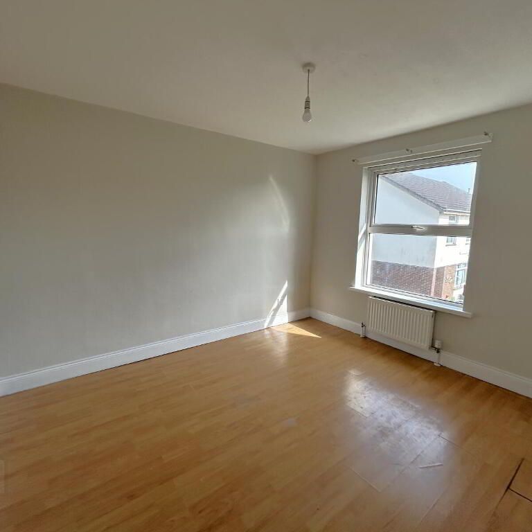 40 Queens Road, Antrim, BT41 1AL - Photo 1