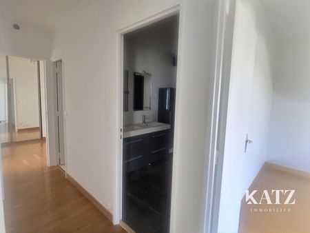 Location Appartement 3 pièces 70m² - Photo 5