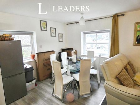 2 bedroom flat to rent - Photo 3