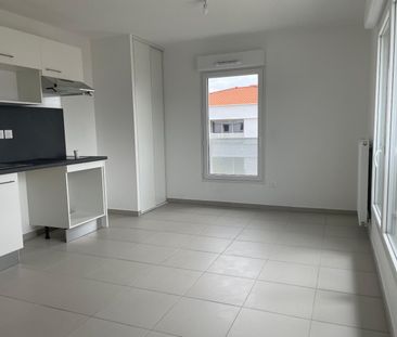 Location Appartement 2 pièces 38m² ROQUES 31120 - Photo 3