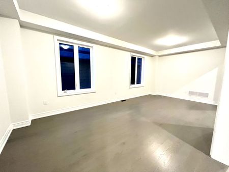 For Lease - 117 Silk Twist Drive, East Gwillimbury, Ontario - Photo 4