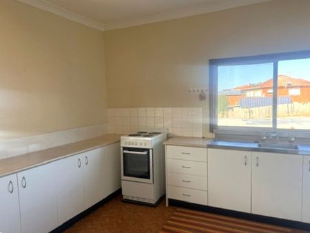 3-Bedroom Family Home for Rent – Mount Pritchard - Photo 5