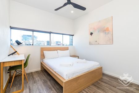 City Fringe - Spacious 3 Bedroom Apartment - Photo 5