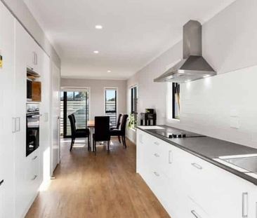 4-bedroom townhouse for rent!! - Photo 4