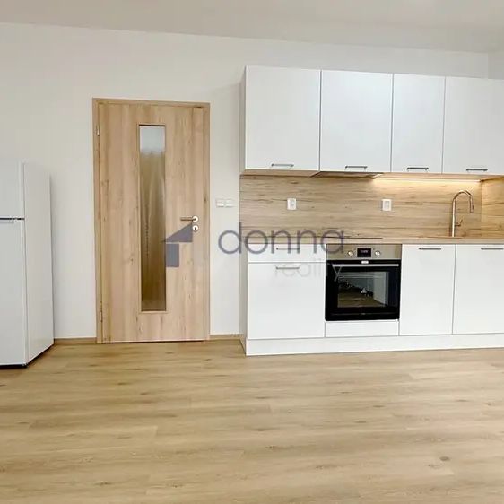 Pronájem bytu 1+kk/B 34 m - Photo 1