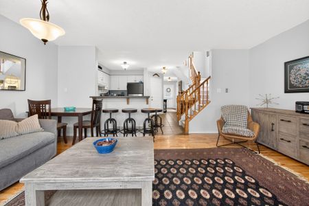 For Lease - 537 Beaver Creek Crescent, Waterloo, Ontario - Photo 2