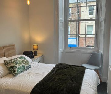 3 bedroom apartment to rent - Photo 2