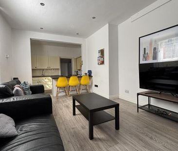 6 bedroom terraced house to rent - Photo 5