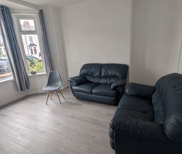 Broadway, Cardiff - Photo 1