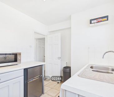 1 bedroom ground floor maisonette to rent - Photo 5