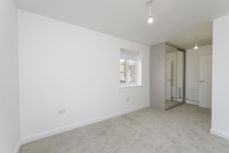 3 bedroom semi-detached house to rent - Photo 5