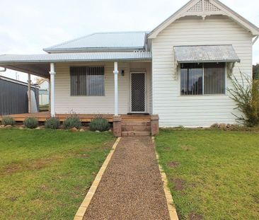 CHARMING HOUSE IN GREAT STREET - Photo 6