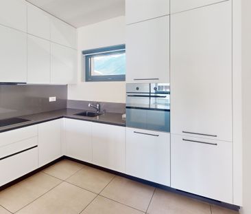 Moderno duplex di 3.5 locali con vista sui castelli con super promo... - Foto 2