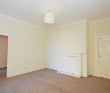 2 bedroom Flat To Let Total Size: 765 SQ FT - Photo 2