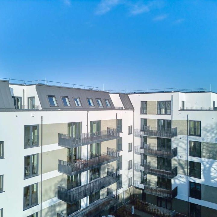 Cosmo Berlin - große 2 Zimmer im Weitlingkiez mit Einbauküche und Duschbad - Foto 1