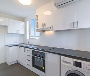 MODERN TWO BEDROOM APARTMENT - Photo 3