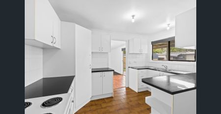 Comfortable Living in Nerang: 3 Bedrooms, Study, & Air-Con - Utilities included - Photo 3