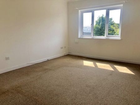 St Michaels Close, Plymouth, PL1 - Photo 2