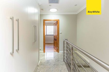 Executive style townhouse in the heart of Rozelle - Photo 5
