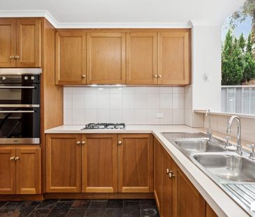 Secure & Stunning Light-Filled 2 Bed Townhouse! - Photo 1