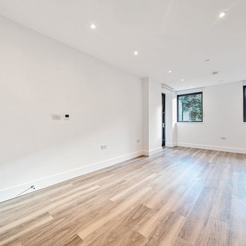 Juniper Crescent, London, SE10 - Photo 1