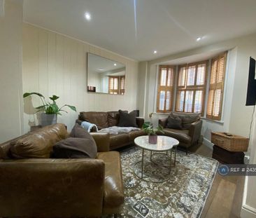 3 bedroom terraced house to rent - Photo 6