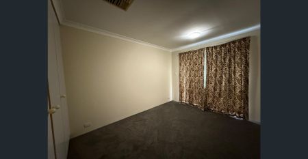 Charming Family Home With Brand new kitchen and carpets !! - Photo 4