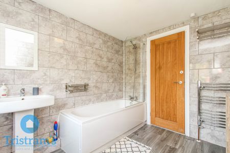 1 bed Shared House for Rent - Photo 2