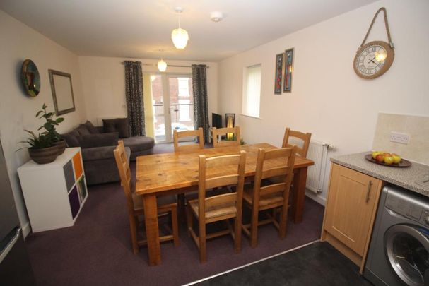 2 bedroom flat to rent - Photo 1
