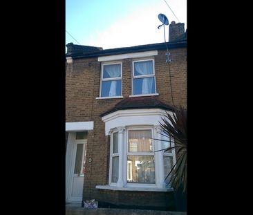 3 Bed Terraced House, Engleheart Road, SE6 - Photo 4