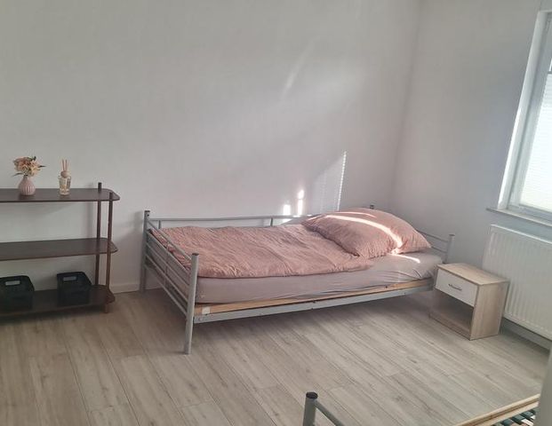 Dreizimmerwohnung inKornburg Nürnberg Jobcenter möglich - Photo 1