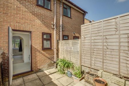 1 bedroom terraced house to rent - Photo 3